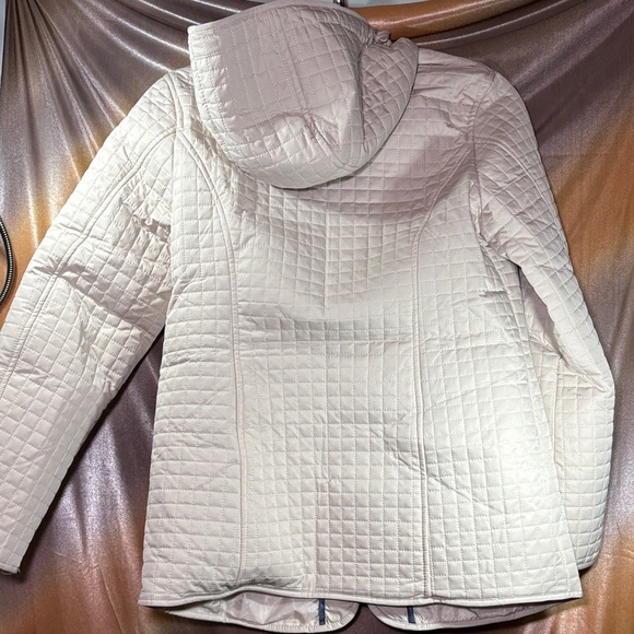 Lands' End Quilted Hooded Puffer Jacket in Cream. A3 - Picture 4 of 4